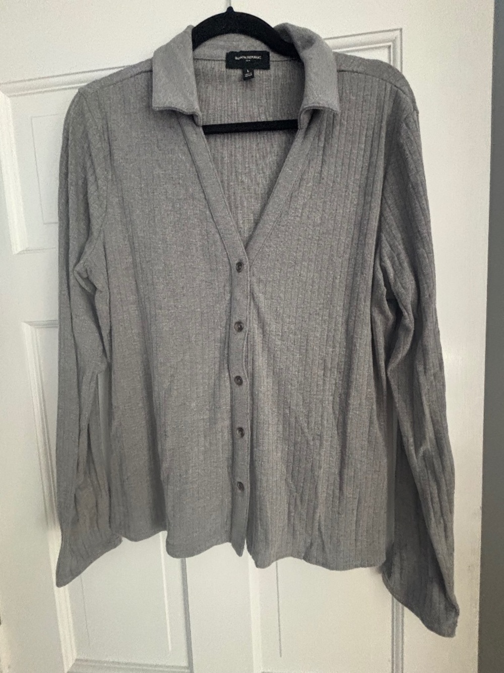 Banana Republic Gray Ribbed Knit Button Front Collared Top Long Sleeve L